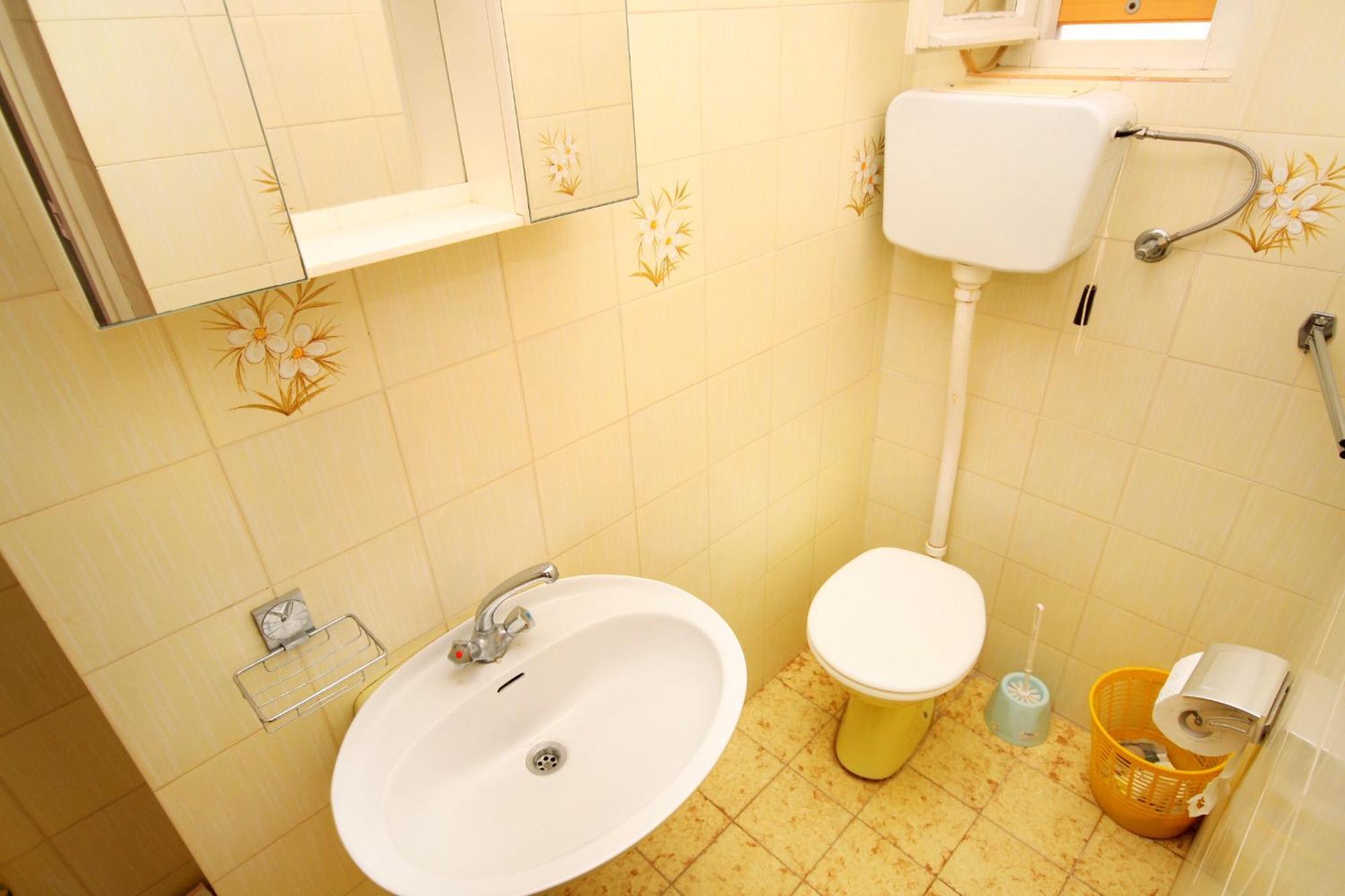Apartments And Rooms With Parking Space Palit, Rab - 5061 Room photo